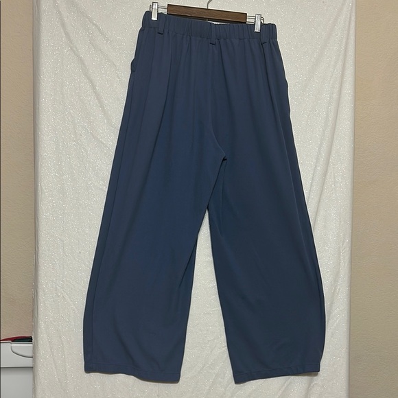 Halara TikTok viral Blue Pleated Wide-Leg Trousers. No tag, but size large! - Picture 2 of 2